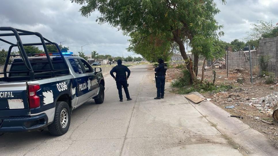 Encuentran asesinado a balazos a un hombre en un canal en el fraccionamiento Capistrano, en Culiacán