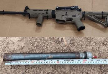Aseguran vehículos con aditamentos para arrojar ponchallantas, armas y municiones en Culiacán