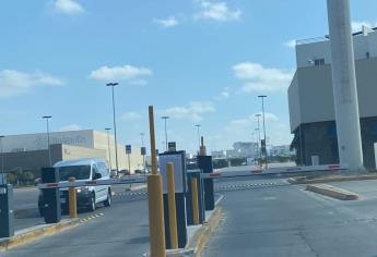 Aplican cobro en estacionamiento de conocida plaza comercial en Mazatlán