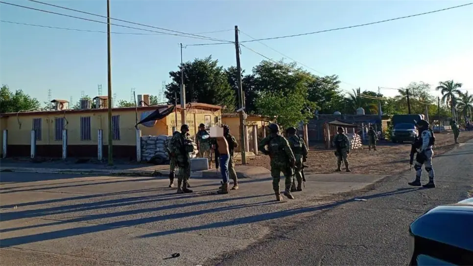 El militar fue detenido y fue puesto a disposición de las autoridades correspondientes quienes continuarán con las investigaciones y determinarán su situación legal