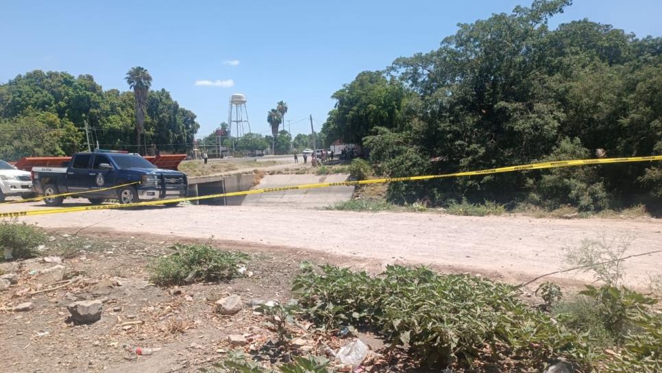 Localizan a un hombre flotando, con latigazos y asesinado en el canal alto cerca de Campo Esperanza Localizan a un hombre flotando, con latigazos y asesinado en el canal alto cerca de Campo Esperanza