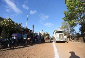 Adiós a caminar entre el lodo y las piedras: Arranca pavimentacion en la colonia 13 de Septiembre en Mazatlán