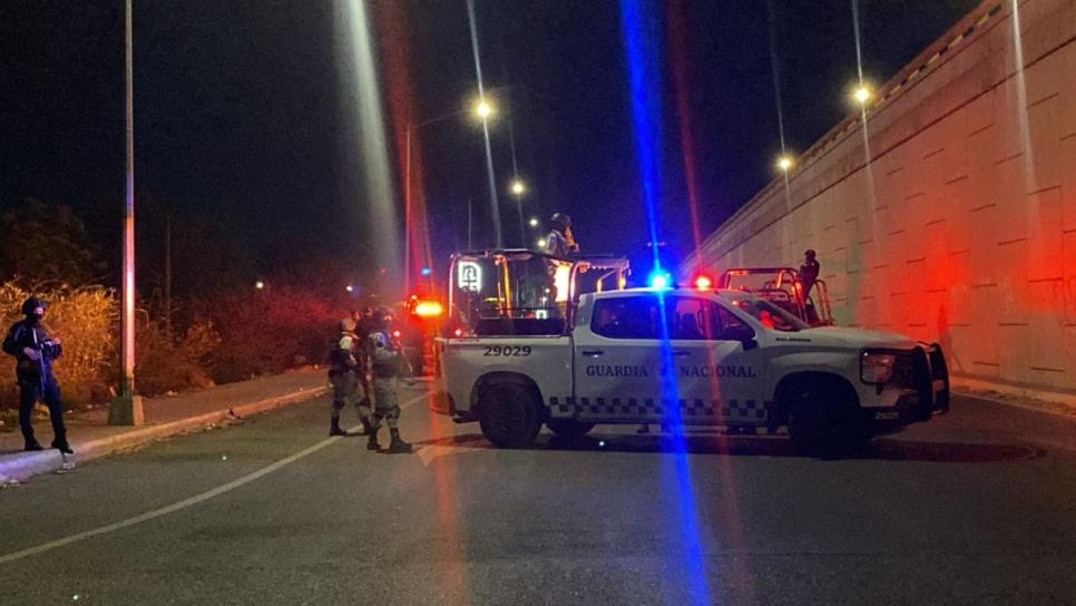 Encuentran a un joven ejecutado y con un mensaje bajo el puente desnivel de La Costerita en Culiacán Encuentran a un joven ejecutado y con un mensaje bajo el puente desnivel de La Costerita en Culiacán