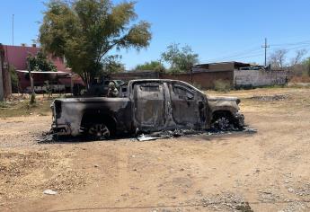 Tras reporte de balacera ubican camioneta blindada y calcinada en Mezquitita