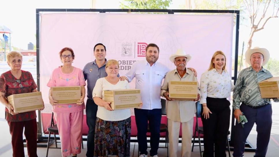 Alcalde de Badiraguato visita sectores de la alcaldía central y entrega apoyos alimenticios Alcalde de Badiraguato visita sectores de la alcaldía central y entrega apoyos alimenticios