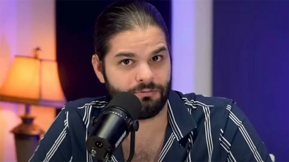 El reconocimiento que obtuvo el psicólogo fue el premio “Bienestar” y tras aceptarlo no dudó en dedicarle unas palabras a su novia, Jessica Fernández, de quién se refirió como “una mujer maravillosa”