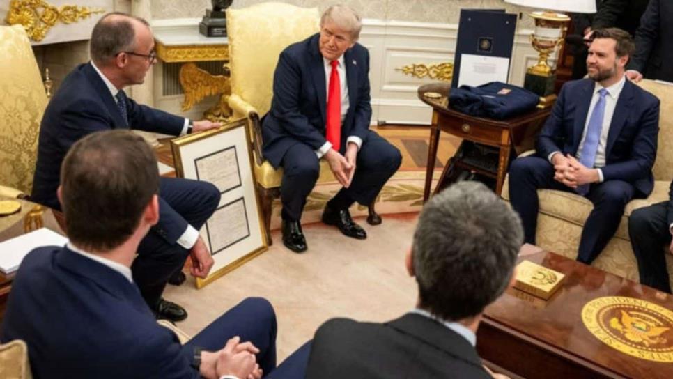 Donald Trump recibe certificado de nacimiento de su abuelo y confirma que era inmigrante | VIDEO Donald Trump recibe certificado de nacimiento de su abuelo y confirma que era inmigrante | VIDEO