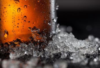¡Dile adiós al calor! Truco para enfriar las cervezas en cuestión de minutos