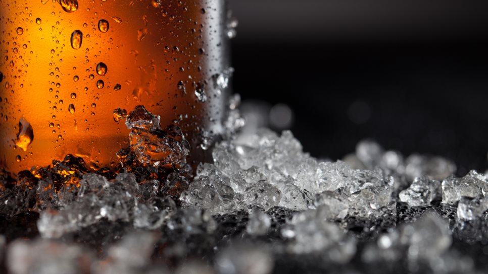 ¡Dile adiós al calor! Truco para enfriar las cervezas en cuestión de minutos ¡Dile adiós al calor! Truco para enfriar las cervezas en cuestión de minutos