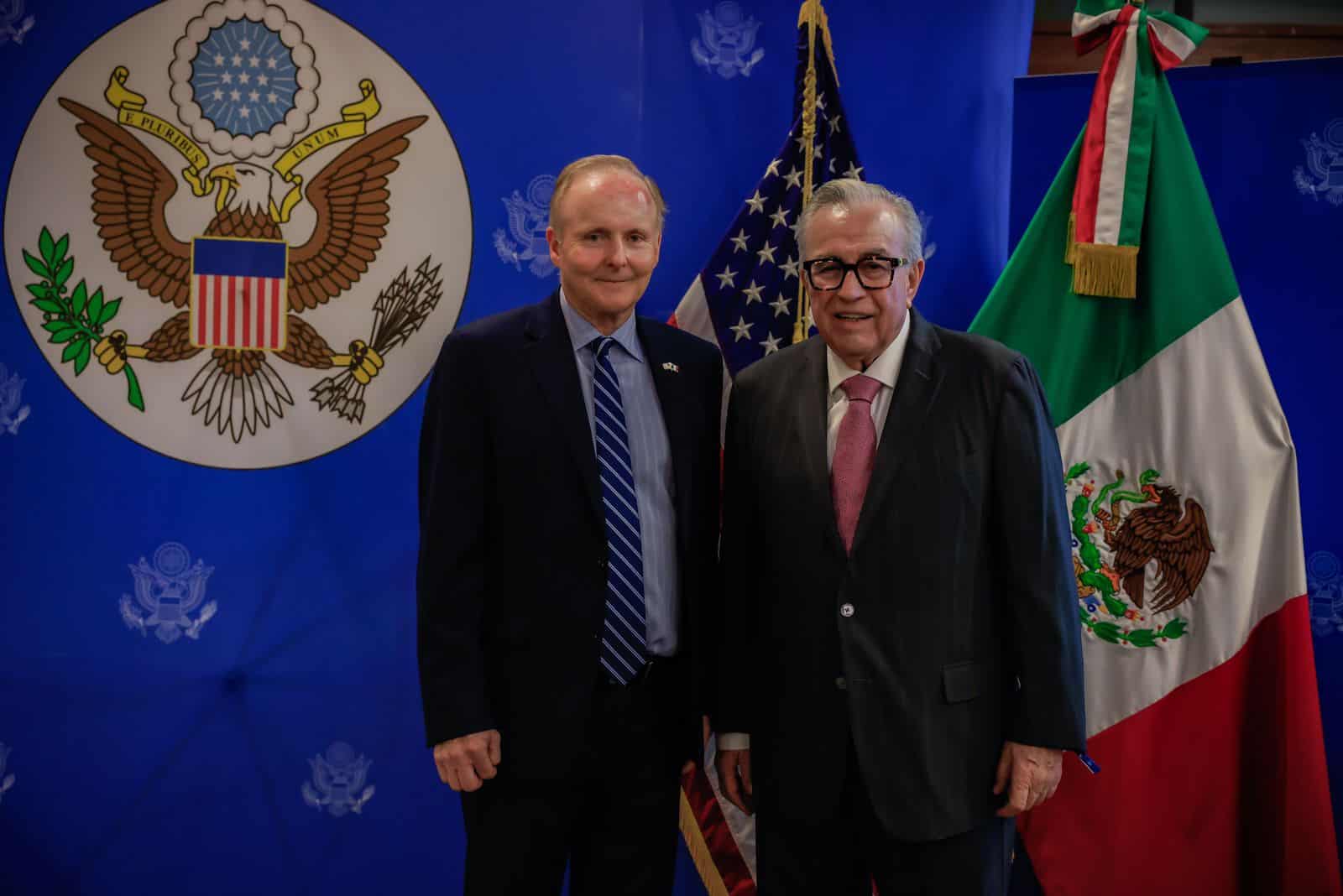 Rocha Moya agradeció la invitación del cónsul. (FOTO: Cortesía).