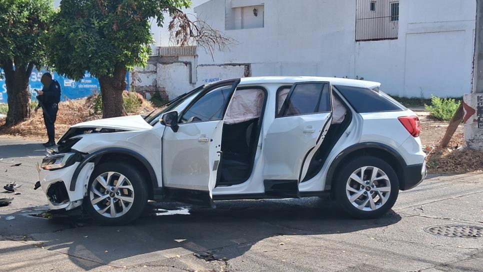 Despojan vehículo a mamá de alumno en Kínder de Culiacán; en el lugar abandonan una camioneta Audi Despojan vehículo a mamá de alumno en Kínder de Culiacán; en el lugar abandonan una camioneta Audi