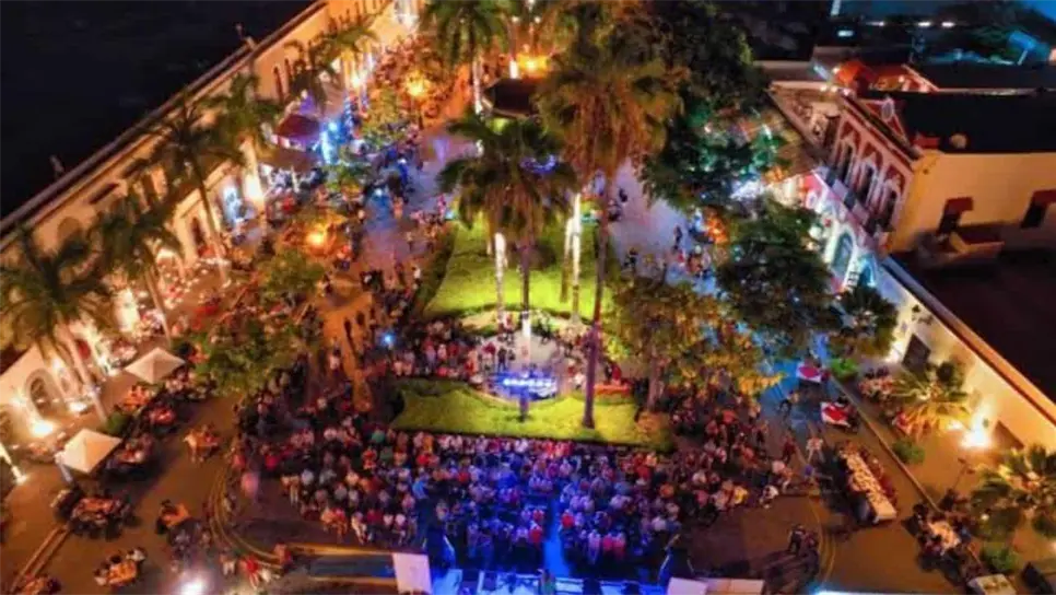 Con la finalidad de evitar congestionamiento y posibles percances viales, Cruz Hernández exhortó a los conductores a circular por vialidades alternas, así como conducirse respetando límites de velocidad