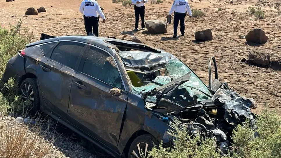 Mientras que las dos jóvenes estaban con vida y las trasladaron de emergencia; Alma Sofía la 49 del IMSS y a Karely al hospital general en donde falleció poco después mientras recibía atención médica