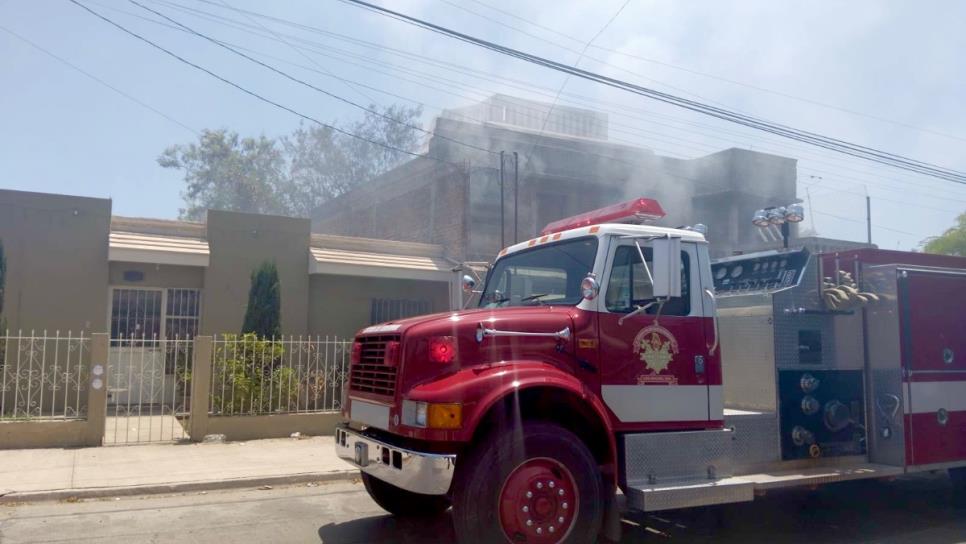 Incendio moviliza a cuerpos de emergencia en colonia El Chamizal en Los Mochis Incendio moviliza a cuerpos de emergencia en colonia El Chamizal en Los Mochis