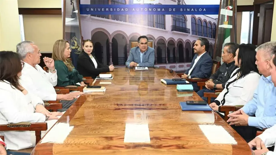 Destaca también el nombre de Angélica María Cuén Díaz, hija del fallecido Héctor Melesio Cuén Ojeda, exrector de la UAS