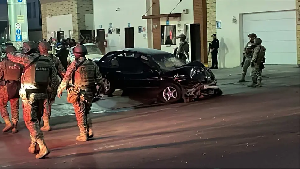 El vehículo en el que viajaban los heridos chocó contra otro. (FOTO: Ángel Beltrán).
