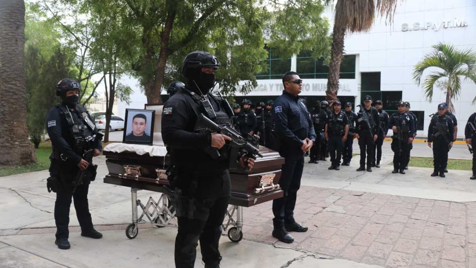 Despiden con honores a Policía Municipal de Culiacán ejecutado en la KZ4 Despiden con honores a Policía Municipal de Culiacán ejecutado en la KZ4