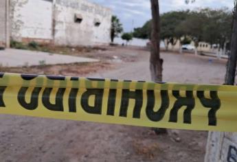 Ejecutan a balazos a motociclista en una cancha de básquetbol en Navolato