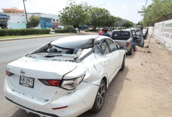 Tráiler provoca carambola en semáforo de Urías en la salida sur de Mazatlán