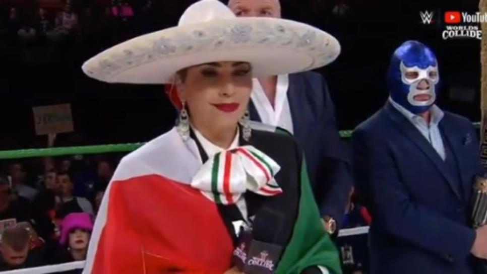Deyra Barrera pide disculpas tras equivocarse al cantar el himno en evento de lucha libre