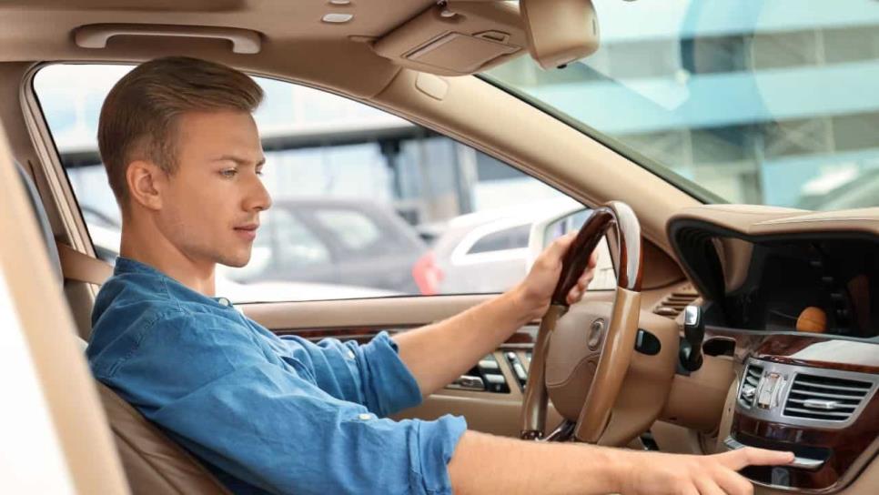 ¿Le bajas a la música para estacionar tu coche? Es por esta razón y debes saberlo ¿Le bajas a la música para estacionar tu coche? Es por esta razón y debes saberlo
