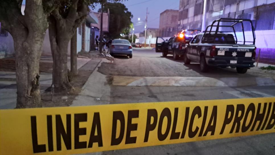 Ejecutan a balazos a dos personas a espaldas de la secundaria ETI #85 en Culiacán Ejecutan a balazos a dos personas a espaldas de la secundaria ETI #85 en Culiacán