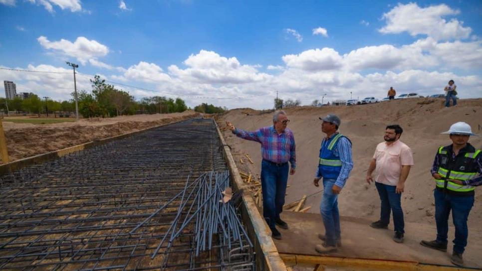 Rocha Moya supervisa la construcción del Megamalecón de Culiacán Rocha Moya supervisa la construcción del Megamalecón de Culiacán