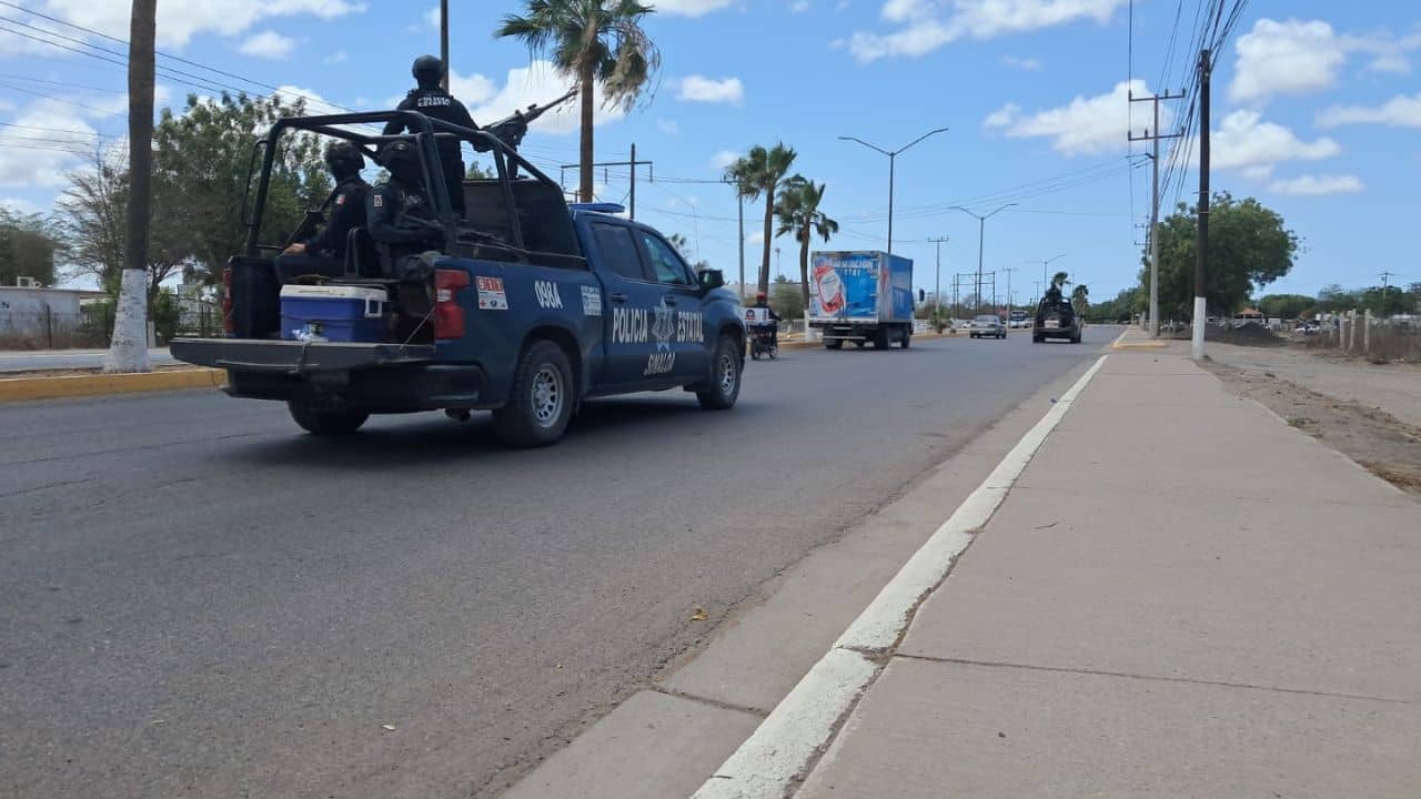 El operativo se extendió a otros poblados del municipio de Navolato, donde también se colocaron retenes para brindar seguridad en la zona