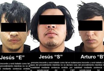 Vinculan a proceso a tres sicarios detenidos con Cuernos de Chivo y vehículos de lujo, en Culiacán