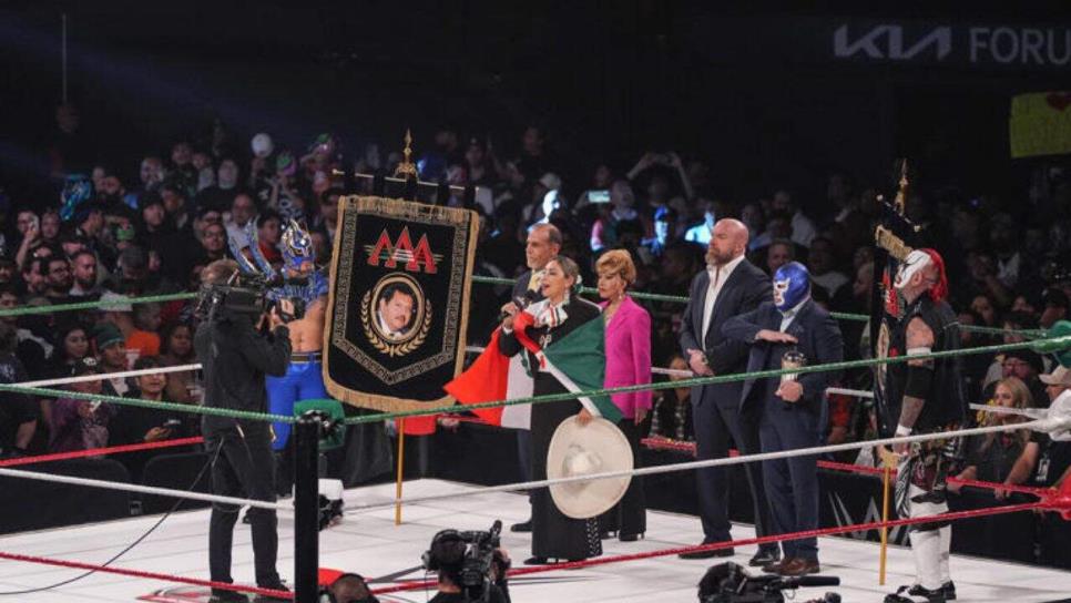 Deyra Barrera y la suma que pagaría por cantar mal el Himno Nacional Mexicano Deyra Barrera y la suma que pagaría por cantar mal el Himno Nacional Mexicano