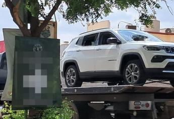 Aseguran dos camionetas que podrían tener relación con el atentado en Alturas del Sur