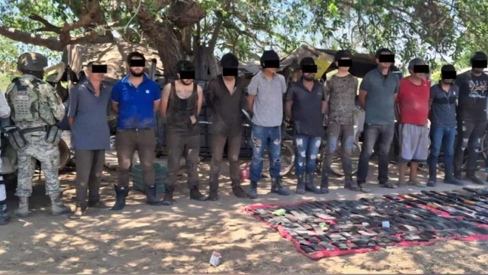 Ejército traslada a 12 sicarios lesionados al Hospital General de Mazatlán Ejército traslada a 12 sicarios lesionados al Hospital General de Mazatlán