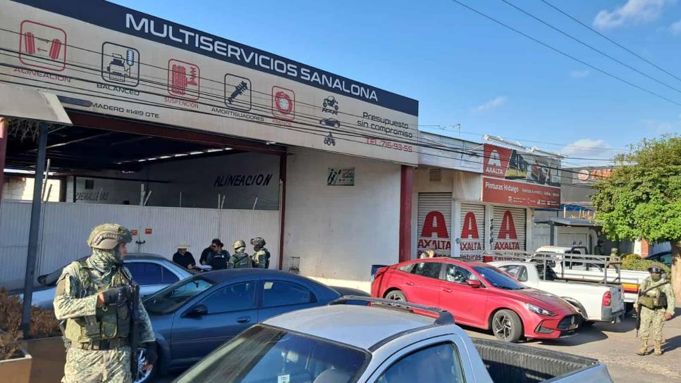 Atacan a balazos cuatro vehículos en un taller de la colonia Miguel Hidalgo en Culiacán Atacan a balazos cuatro vehículos en un taller de la colonia Miguel Hidalgo en Culiacán