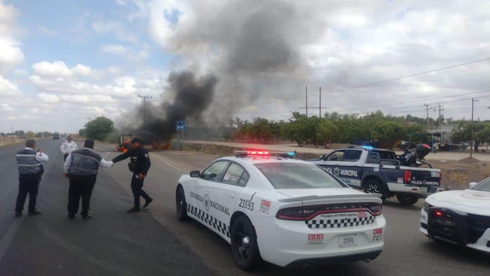 Se incendia camioneta en la México 15 y termina calcinada Se incendia camioneta en la México 15 y termina calcinada
