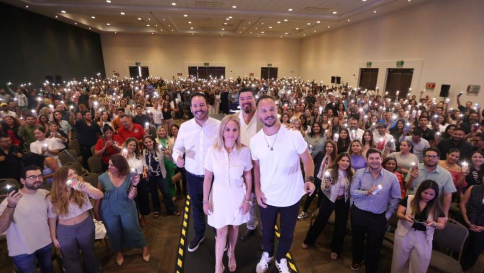 Nacho Llantada de Los Claxons, comparte su experiencia de emprendimiento con Sinaloenses; cierra ciclo de conferencias en Mazatlán Nacho Llantada de Los Claxons, comparte su experiencia de emprendimiento con Sinaloenses; cierra ciclo de conferencias en Mazatlán