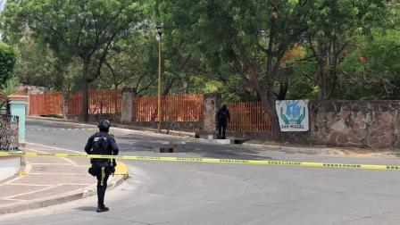 Ejecutan a hombre a balazos y al huir, los sicarios atropellan a una perrita en Culiacán Ejecutan a hombre a balazos y al huir, los sicarios atropellan a una perrita en Culiacán