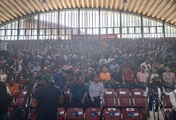 Decenas de culiacanenses asisten a la presentación oficial del debut de Marco Verde en Culiacán