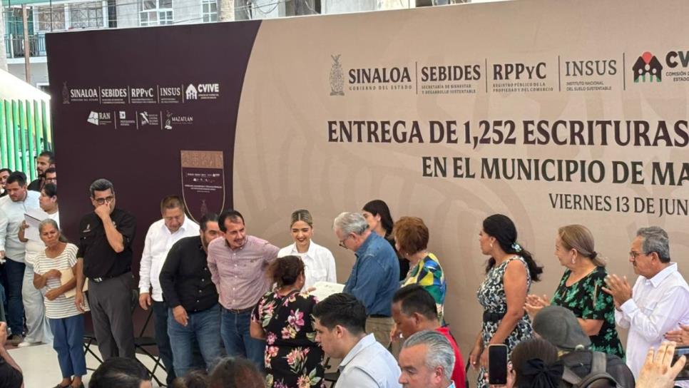 Tu Escritura, Tu Hogar: Más de mil escrituras fuegos entregadas en Mazatlán Tu Escritura, Tu Hogar: Más de mil escrituras fuegos entregadas en Mazatlán