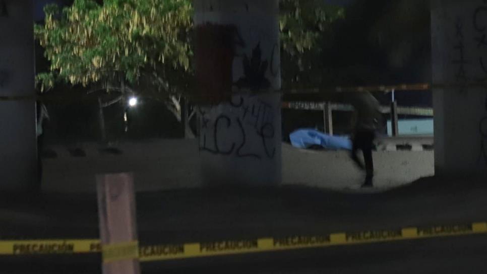 Ejecutan a hombre bajo el puente de la Juan Pablo II en Mazatlán Ejecutan a hombre bajo el puente de la Juan Pablo II en Mazatlán