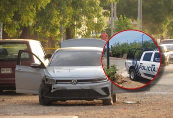 Dejan Jetta abandonado en Mazatlán; horas después hallan cuerpo sin vida cerca, en Costa Dorada