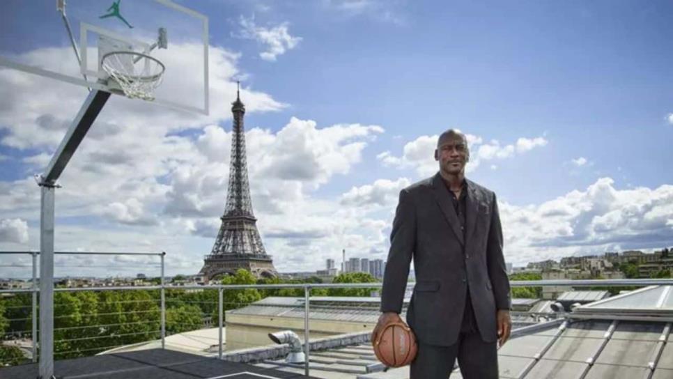 Michael Jordan regresa a la NBA como comentarista y con un sueldo millonario Michael Jordan regresa a la NBA como comentarista y con un sueldo millonario