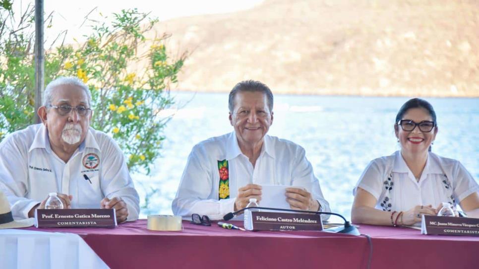 Feliciano Castro presenta su libro "Pablo Neruda en Sinaloa" en el malecón de Topolobampo Feliciano Castro presenta su libro "Pablo Neruda en Sinaloa" en el malecón de Topolobampo
