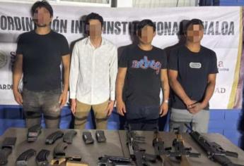 Militares detienen a cuatro civiles con armas y vehículo robado en Stanza Cantabria, en Culiacán