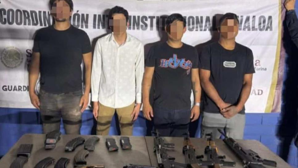 Militares detienen a cuatro civiles con armas y vehículo robado en Stanza Cantabria, en Culiacán Militares detienen a cuatro civiles con armas y vehículo robado en Stanza Cantabria, en Culiacán