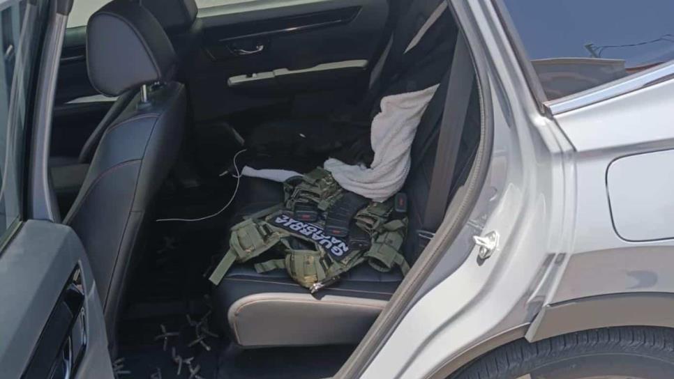 Tras persecución, aseguran camioneta con Cuerno de Chivo, equipo táctico y ponchallantas en Villas del Río, Culiacán Tras persecución, aseguran camioneta con Cuerno de Chivo, equipo táctico y ponchallantas en Villas del Río, Culiacán