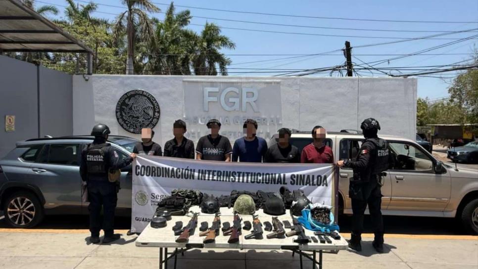 Detienen a 6 sicarios con Cuernos de Chivo, Cuernos de Disco y dos camionetas en Los Ángeles, Culiacán Detienen a 6 sicarios con Cuernos de Chivo, Cuernos de Disco y dos camionetas en Los Ángeles, Culiacán
