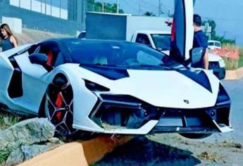 Conductor choca su Lamborghini Revuelto de 15 millones de pesos en Nuevo León; así quedó | VIDEO