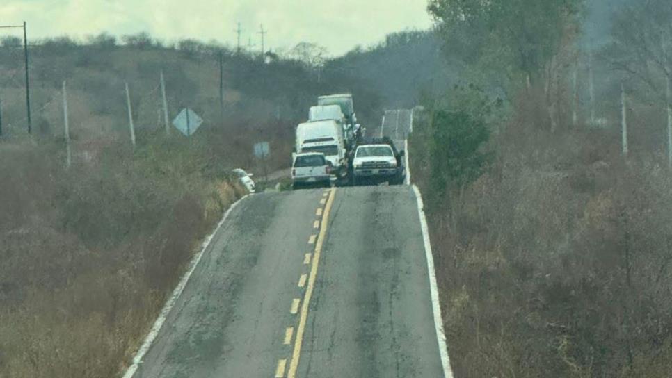 Se registra fuerte volcadura en la carretera libre Mazatlán -Culiacán; se reportan dos personas sin vida Se registra fuerte volcadura en la carretera libre Mazatlán -Culiacán; se reportan dos personas sin vida