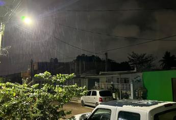 Se registra lluvia la noche de este domingo en Mazatlán; se esperan más precipitaciones en la madrugada