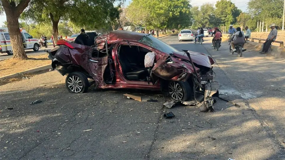 Se presume que murió al instante, acudieron paramédicos pero llegar los socorristas de Cruz Roja sólo confirmaron que ya no tenía signos vitales